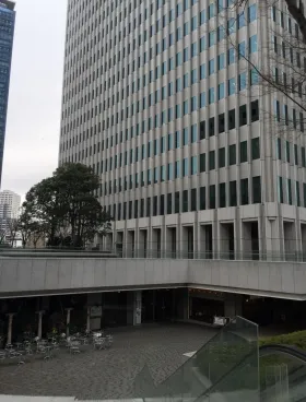 新宿野村ビルの外観