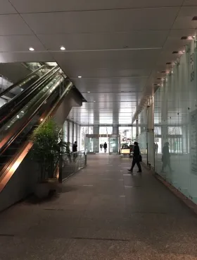 新宿野村ビルの外観