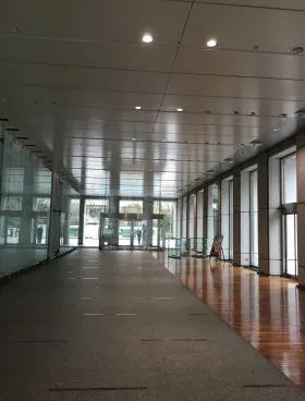 新宿野村ビルの外観