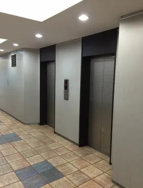 西新宿昭和ビルの外観