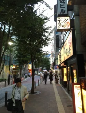 西新宿昭和ビルの外観