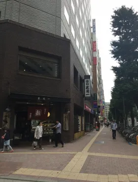 西新宿昭和ビルの外観