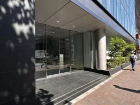 野村不動産四谷ビルの外観