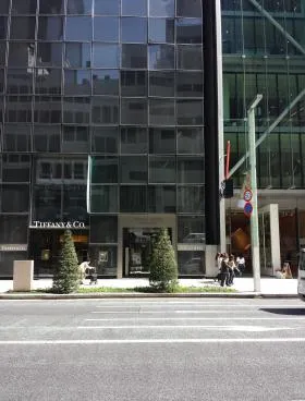 ティファニー銀座ビルの外観