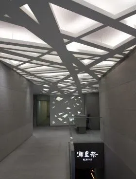 ティファニー銀座ビルの外観