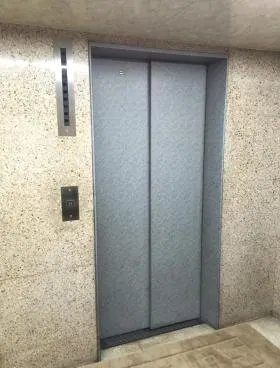 銀楽ビルの外観