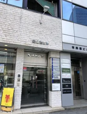 龍保険ビルの外観