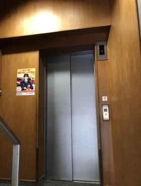 龍保険ビルの外観