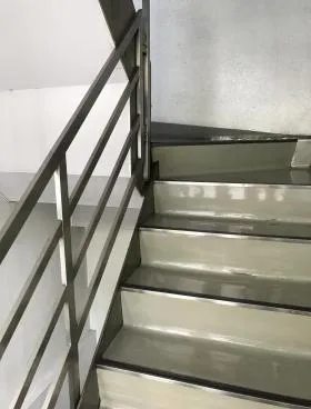 松沢ビルの外観