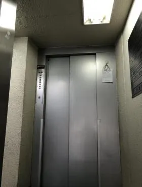 渡辺データビルの外観