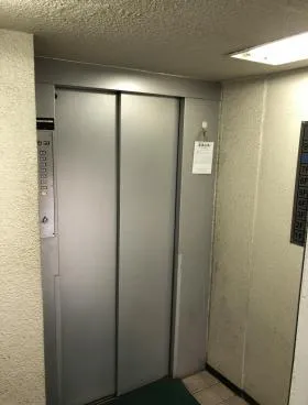 渡辺データビルの外観