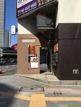 ニューギンザビル11号館の外観
