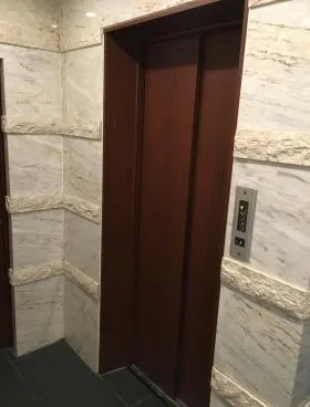 明興ビルの外観
