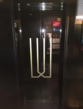 ウォータータワービルの外観