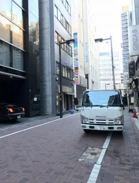 Jビルの外観