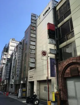 すずりゅうビルの外観