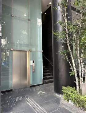 スプライン青山東急ビルの外観