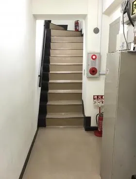 宏和ビルの外観
