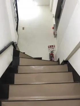 宏和ビルの外観