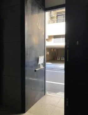 楽心ビルの外観