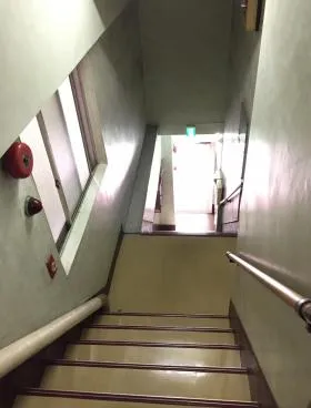 鈴木ビルの外観