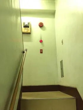 鈴木ビルの外観