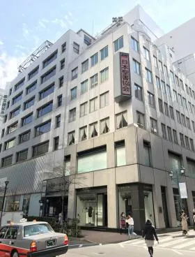 聖書館ビルの外観