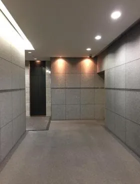 THE CROSS 神田ビルの外観