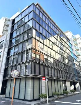 THE CROSS 神田ビルの外観
