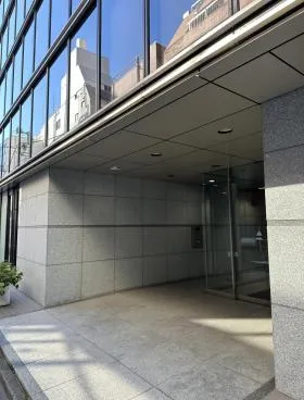 THE CROSS 神田ビルの外観