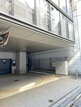 THE CROSS 神田ビルの外観