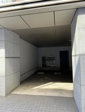 THE CROSS 神田ビルの外観