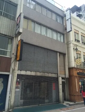 銀五ビルの外観
