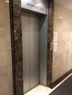 銀座あづまビルの外観