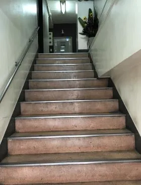 泰明ビル本館の外観