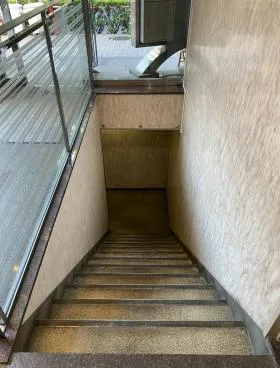 KNビルの外観
