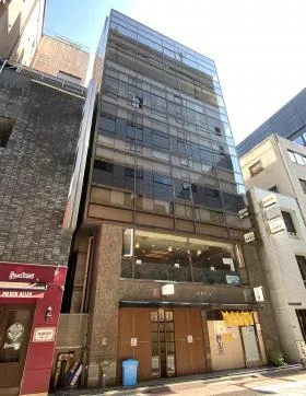 KNビルの外観