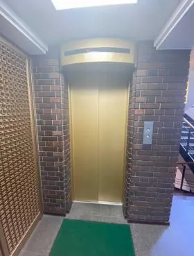 銀座クロサワビルの外観