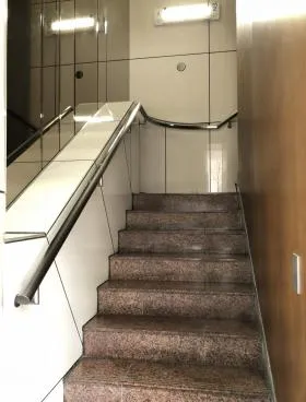 第1ポールスタービルの外観