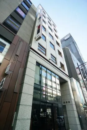松岡銀緑館ビルの外観