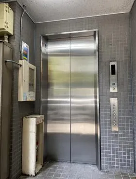 新橋WBビルの外観
