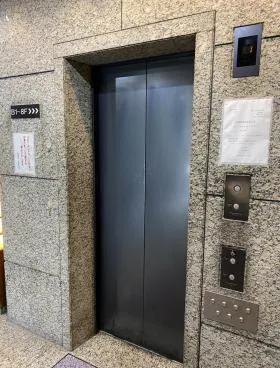 HT・新橋ビルの外観