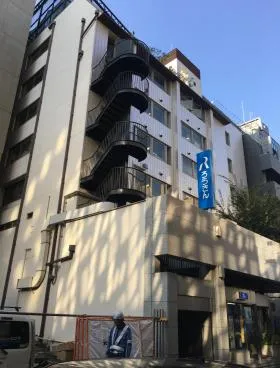 労金新橋ビルの外観