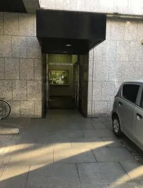 労金新橋ビルの外観