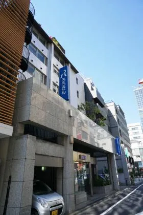 労金新橋ビルの外観
