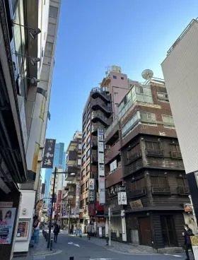 新橋メナービルの外観