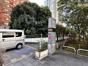 三田国際ビルの外観