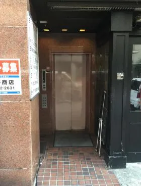新橋KIビルの外観