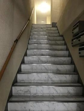 菊豊ビルの外観