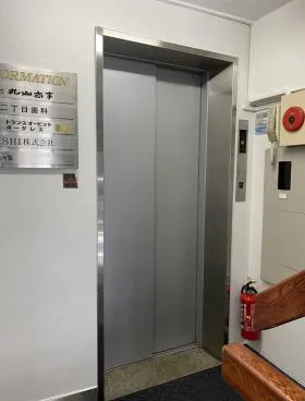 丸山ビルの外観
